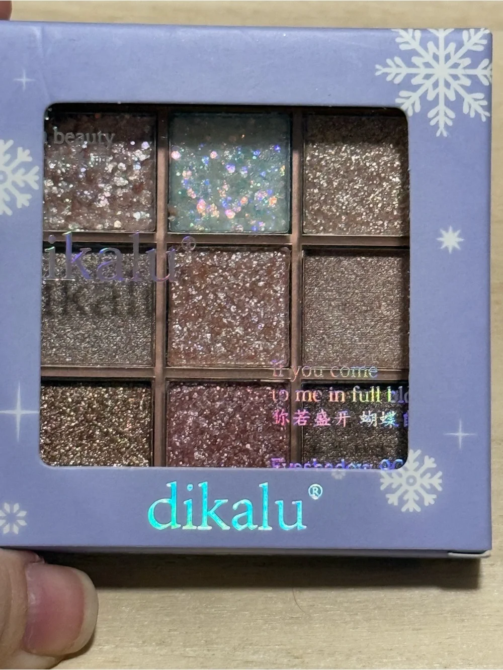 Holiday Shimmer Eyeshadow Palette - Sparkling Neutral Tones
